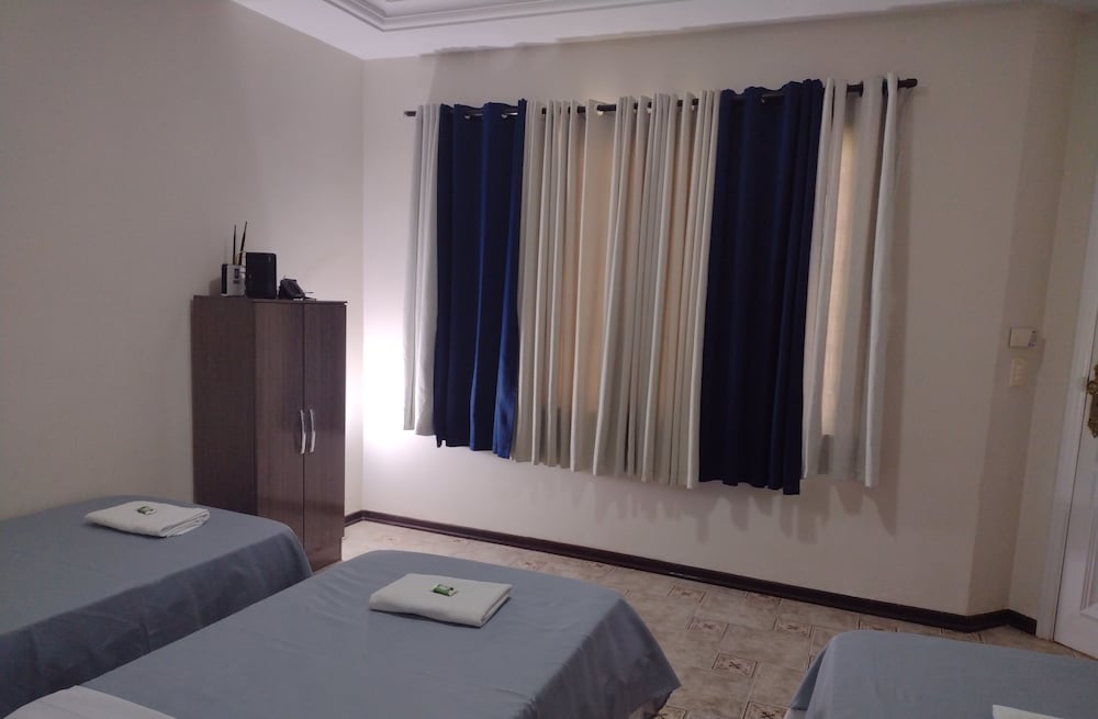 Economy Twin Room photo 2