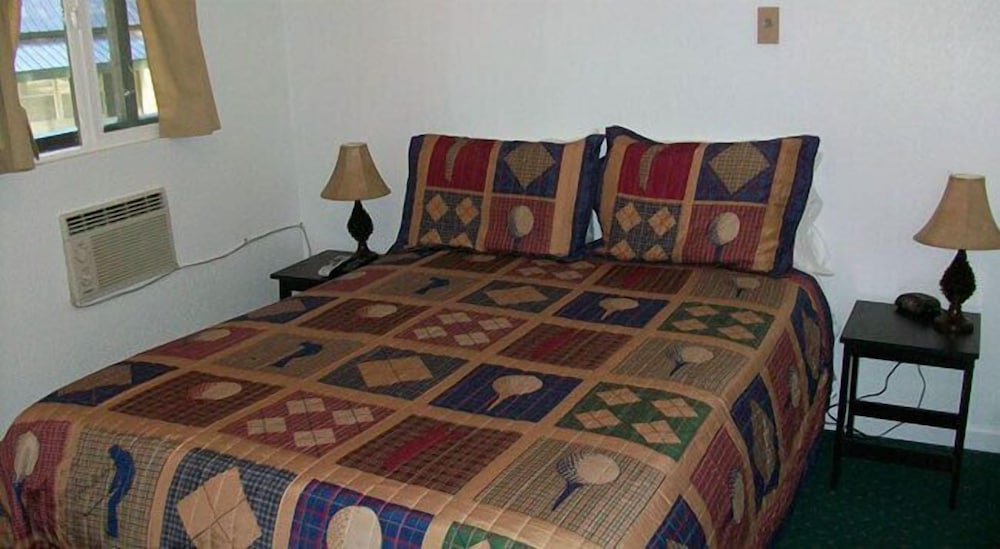 Standard Room, 1 Queen Bed, Non Smoking (Motel Room) photo 1