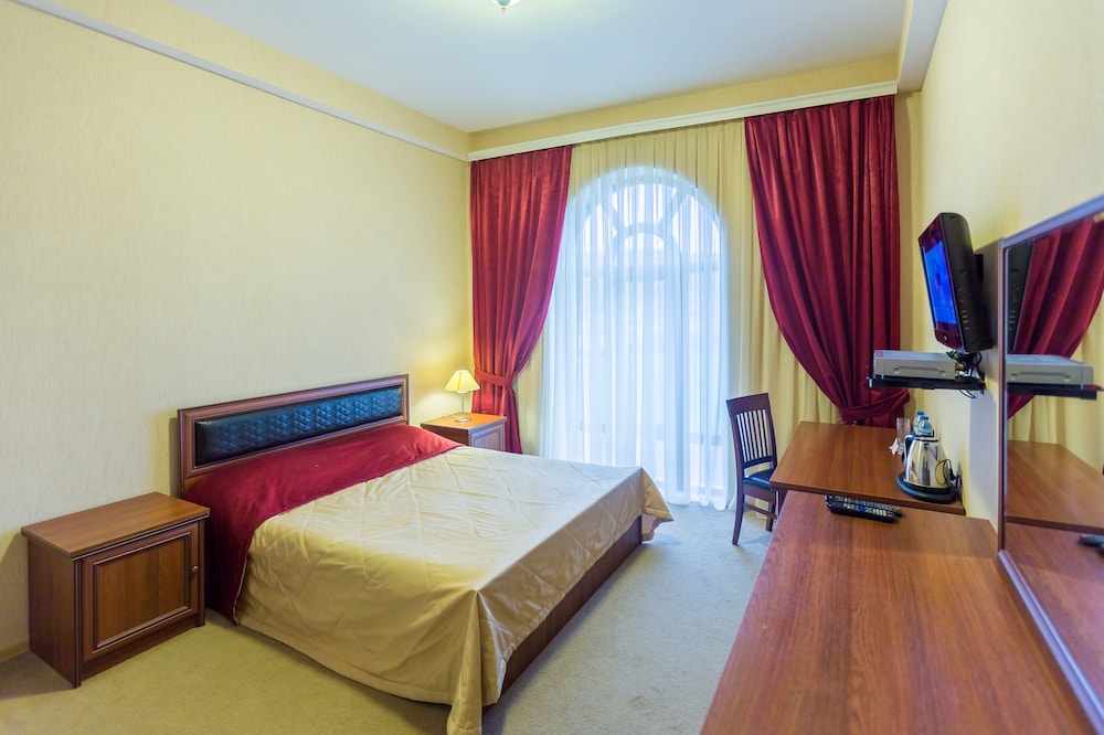 Standard Room, 1 King Bed photo 1