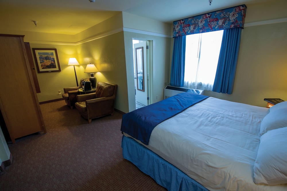 Deluxe Room, 1 King Bed photo 2