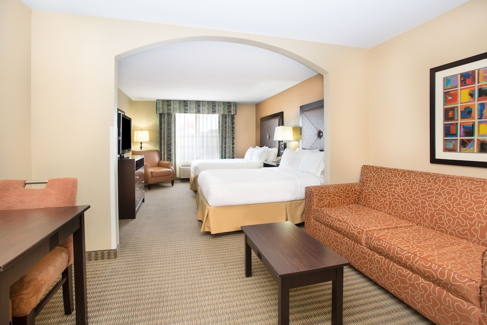 Suite, 1 Bedroom - Photo 1