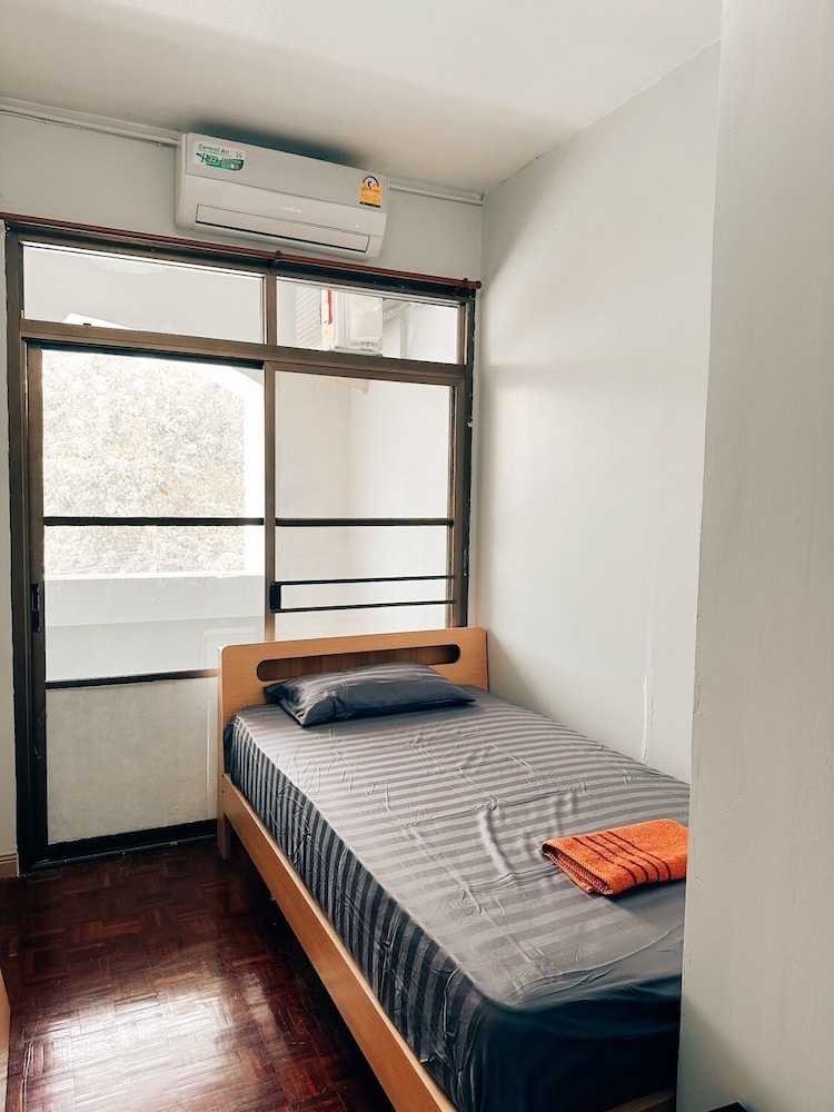 Basic Single Room photo 1
