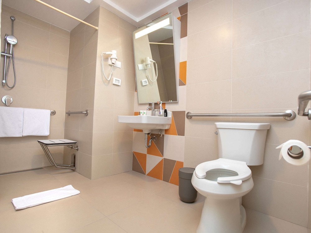 Room, 1 Double Bed, Accessible photo 3
