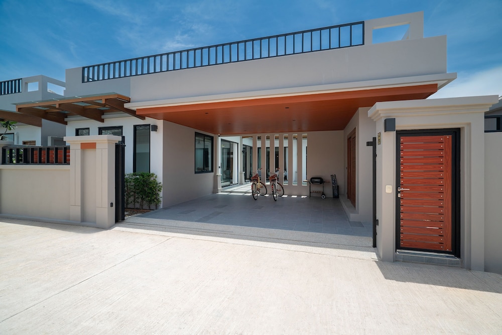 3 Bedroom Grand Deluxe Pool Villa - Photo 10