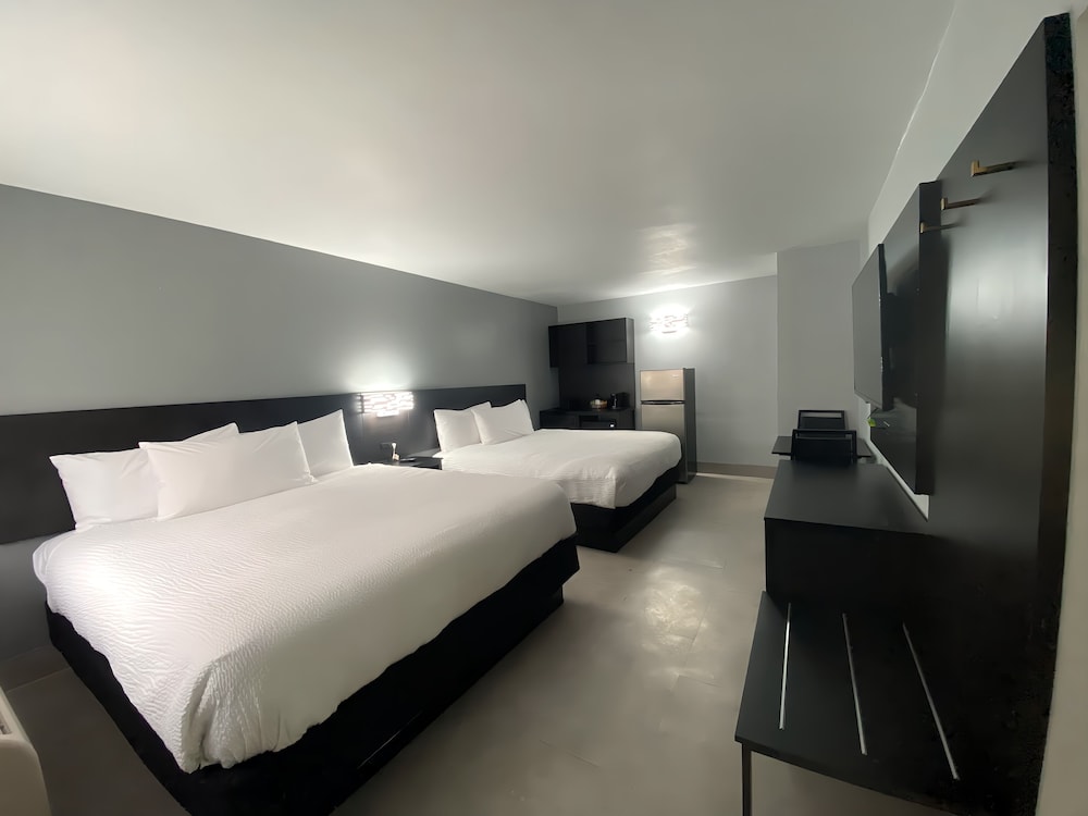 Suite, Multiple Beds, Non Smoking photo 1