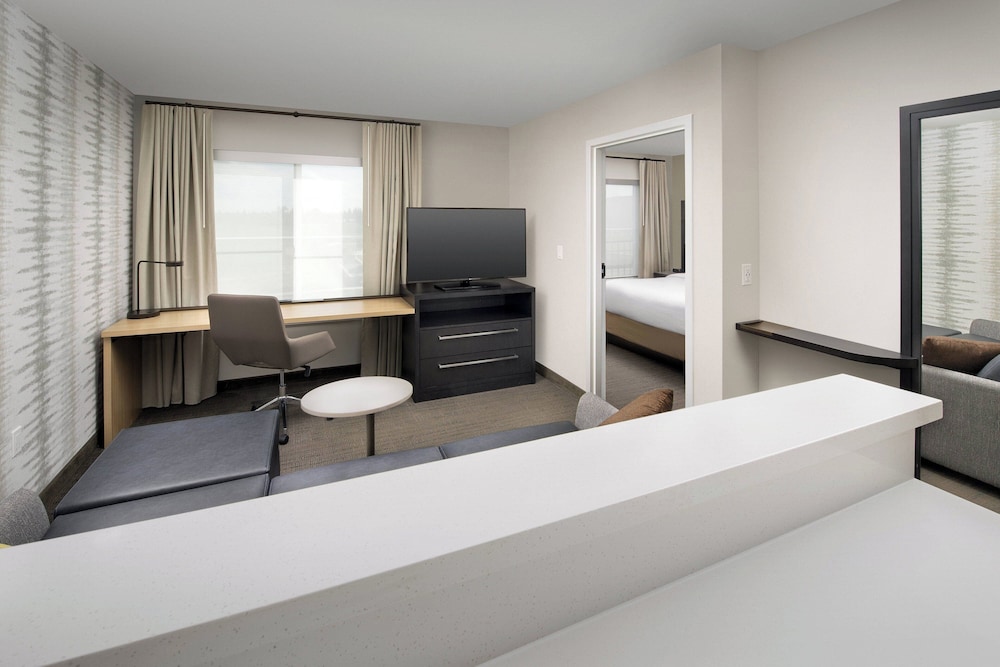 Suite, 1 Bedroom - Photo 3