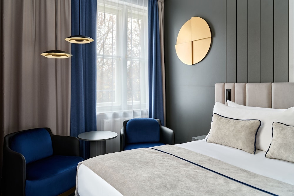 Standard Room, 1 Double Bed, City View - Photo 4