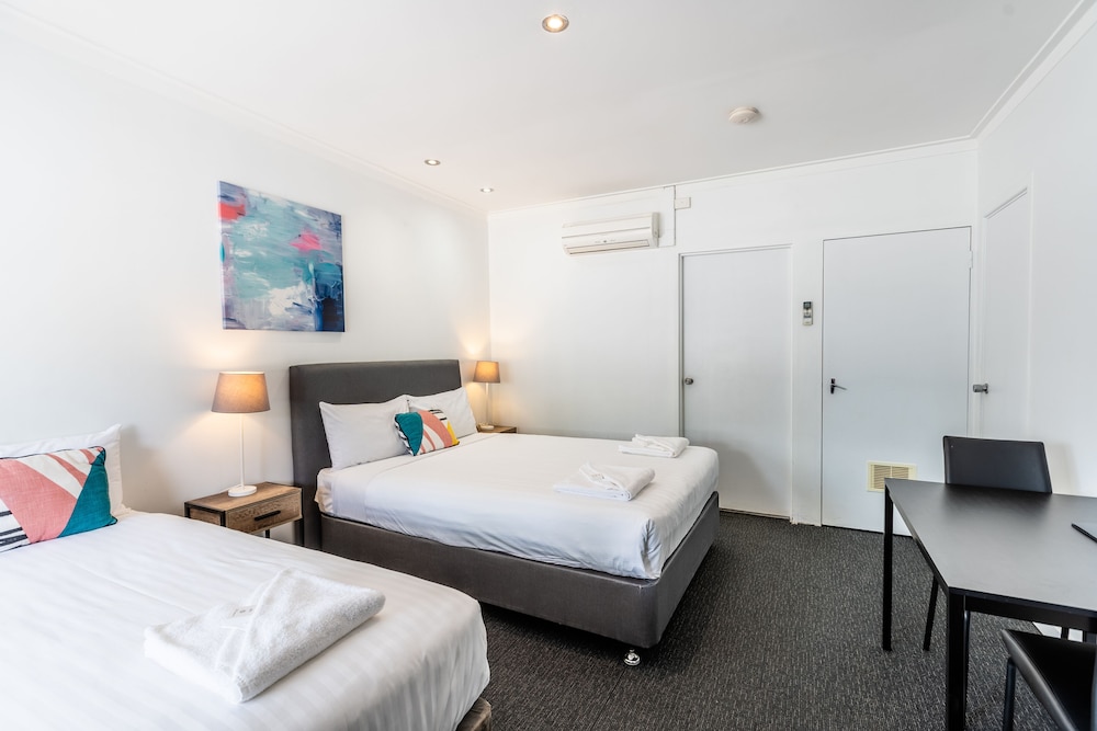 Standard Room photo 2
