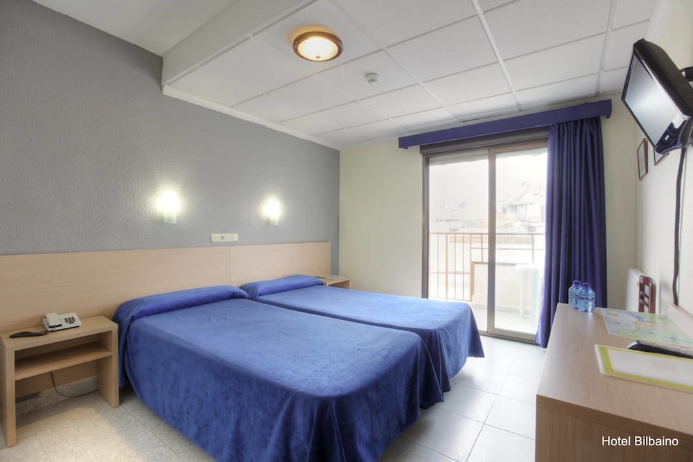 Habitación Doble Estándar, con Vista Parcial al Mar