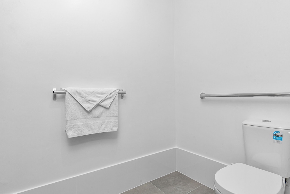 Accessible Room - Photo 6
