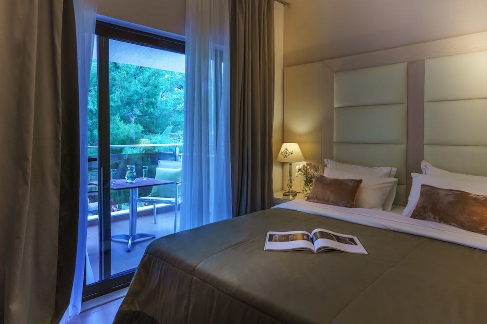 Deluxe Room, Sea View photo 2
