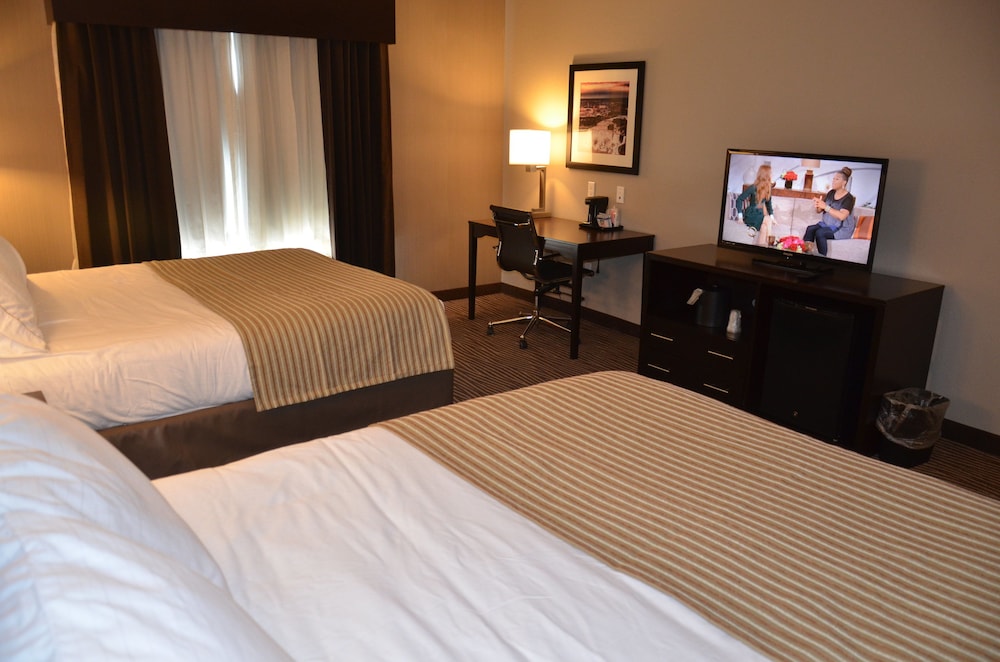 Standard Room, 2 Queen Beds, Accessible (Mobility Roll-In Shower) photo 2