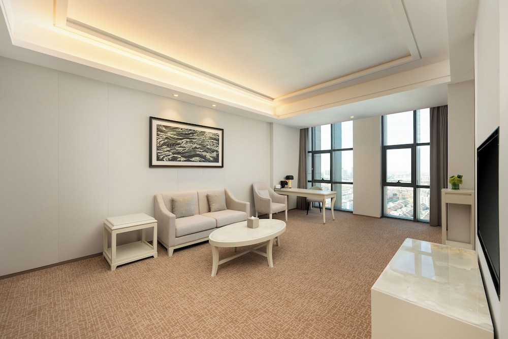 Suite, 1 Bedroom (Powder Room)