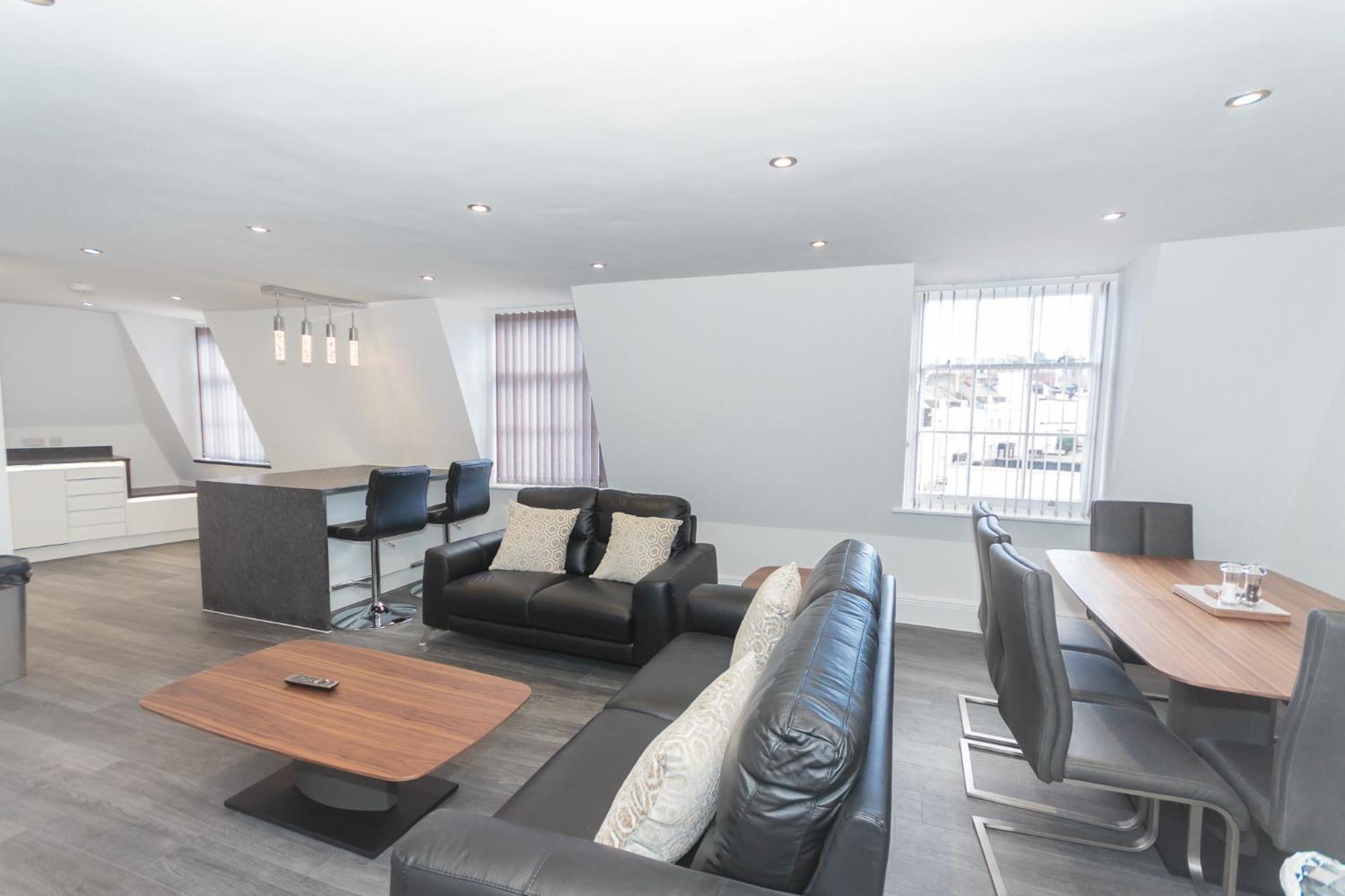 Three-Bedroom House photo 3
