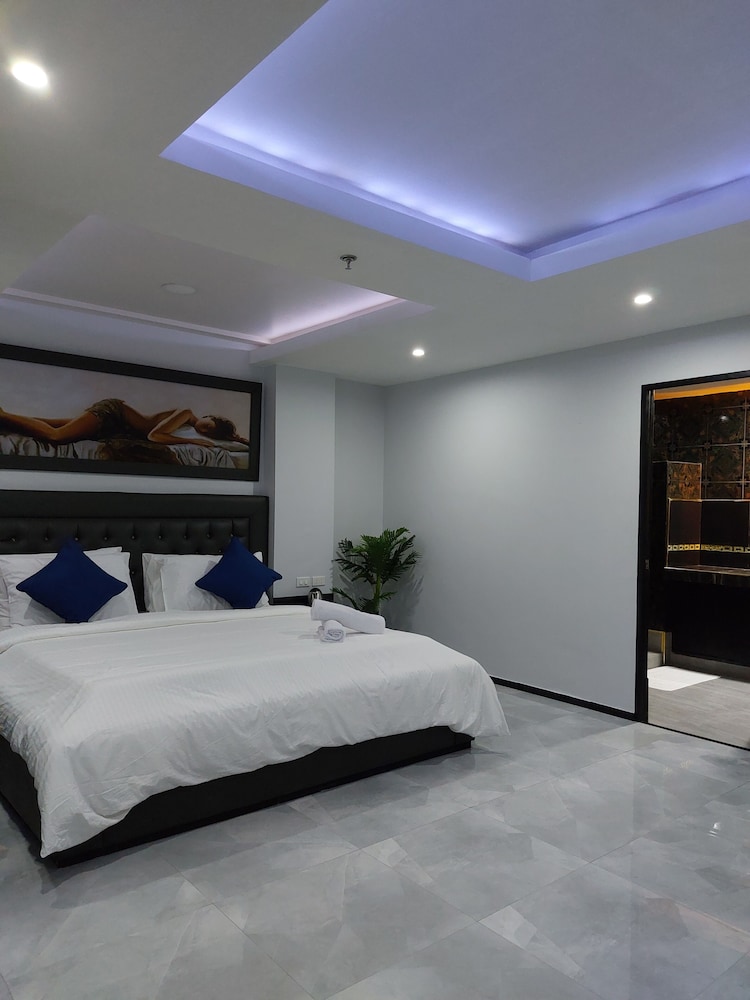 Elite Double Room, City View
