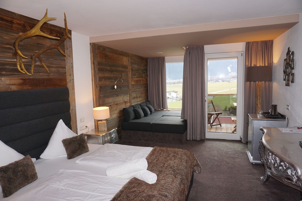 Panoramic Double Room, Balcony, Mountain View photo 2