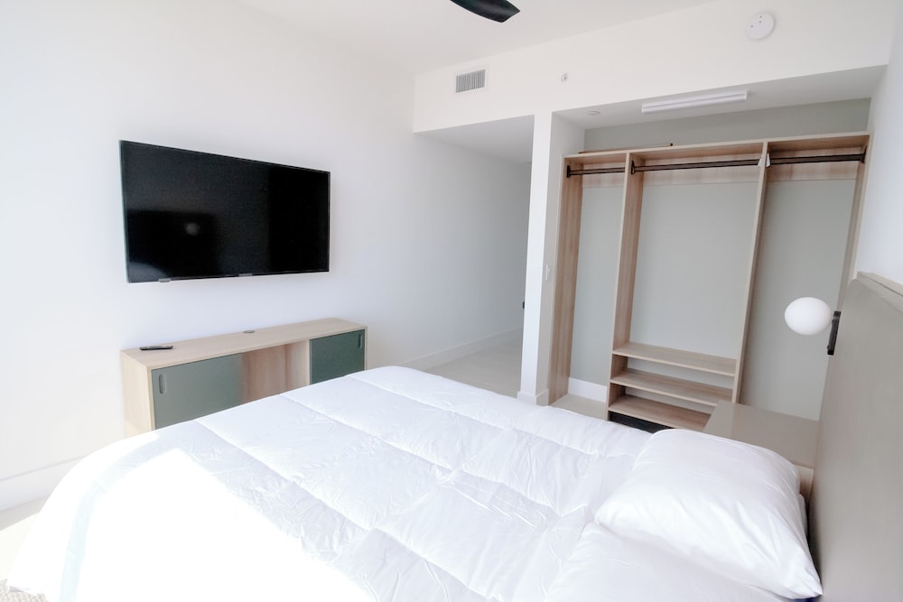 Comfort Apartment, 3 Bedrooms, Balcony, Bay View photo 2
