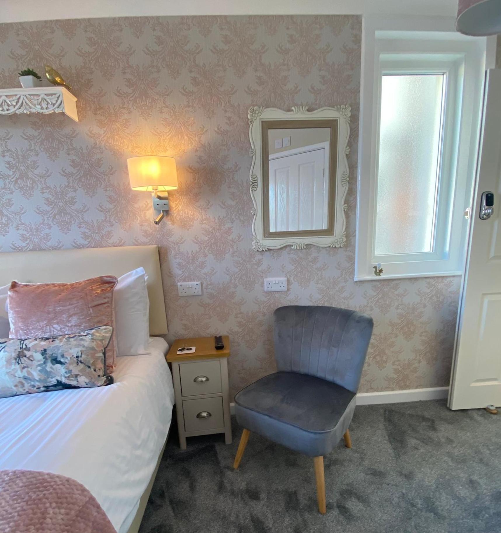 King Room 3 with private bathroom photo 1