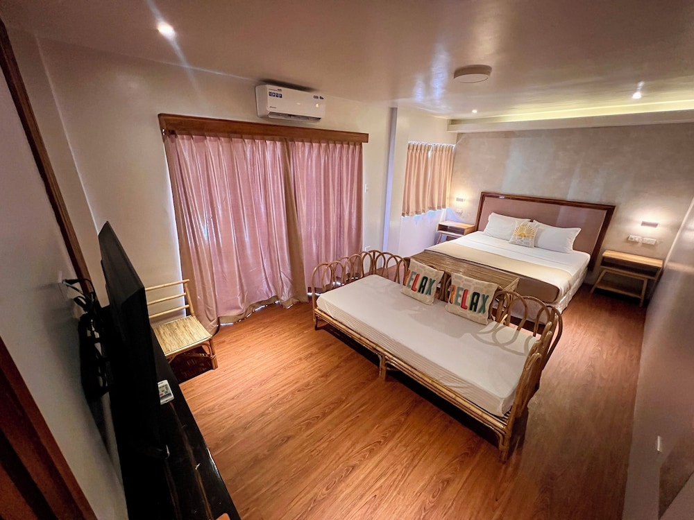 Deluxe Studio