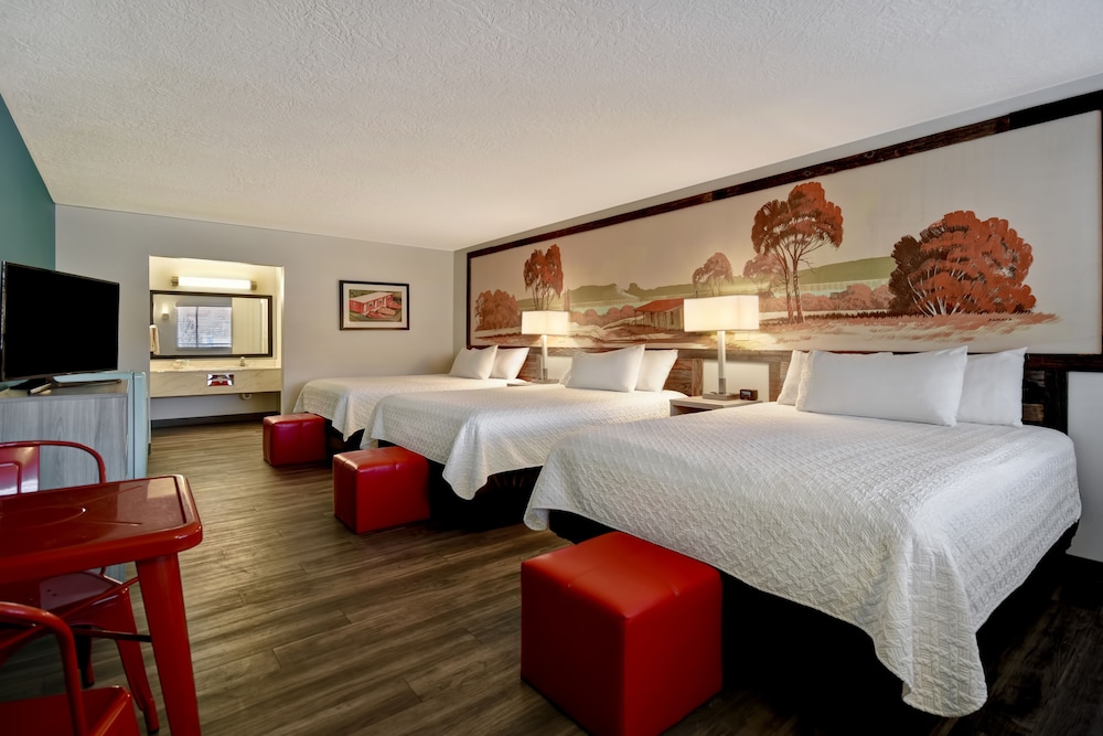 Room, Multiple Beds