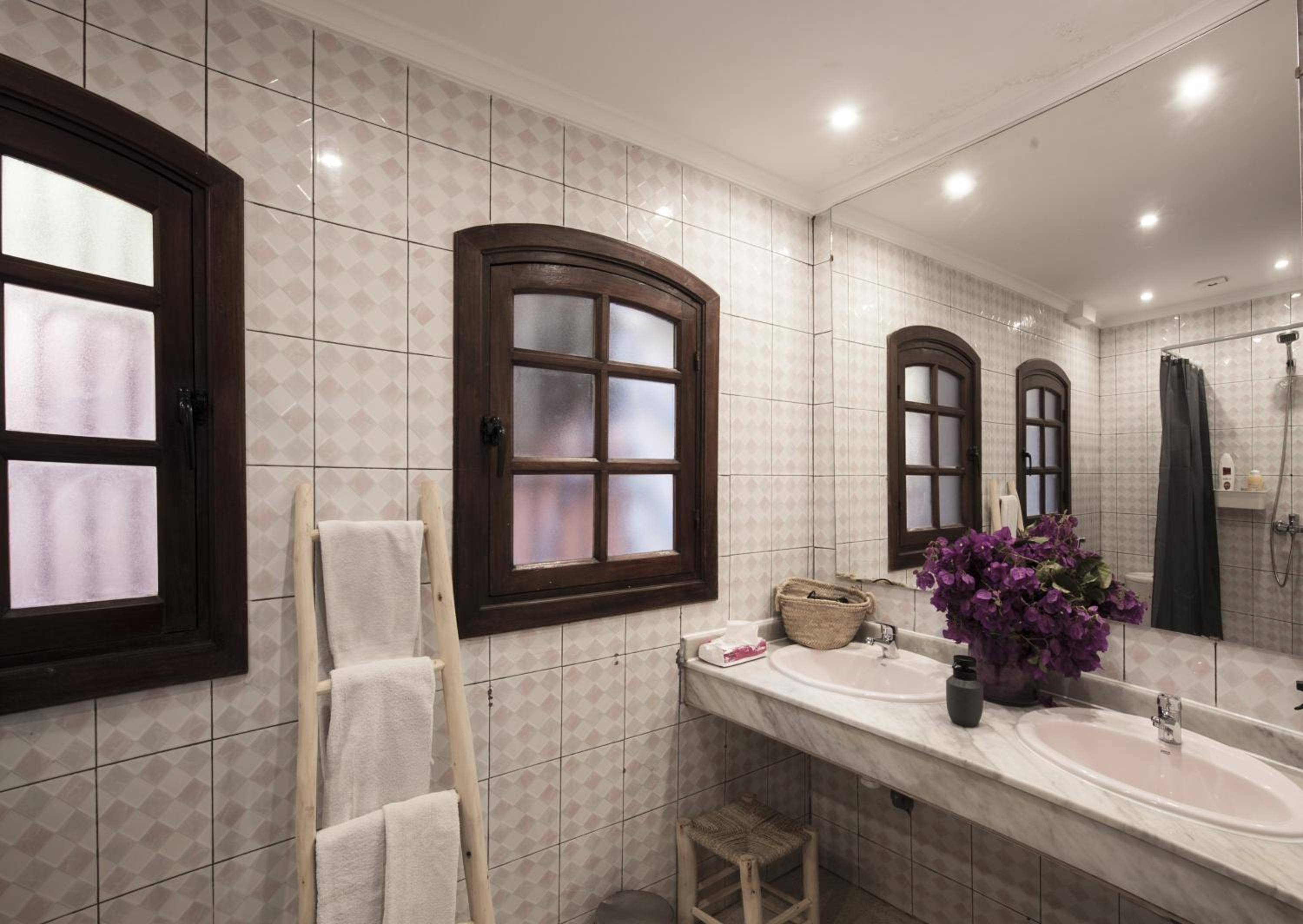 Standard Single Room with Shared Bathroom photo 2