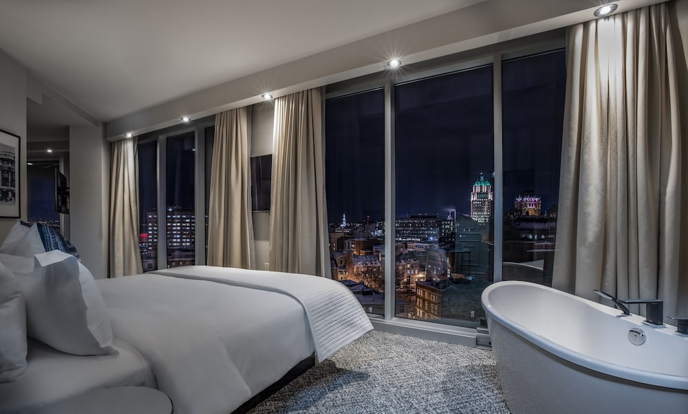 Suite Citadine with King bed, Old Quebec view photo 2