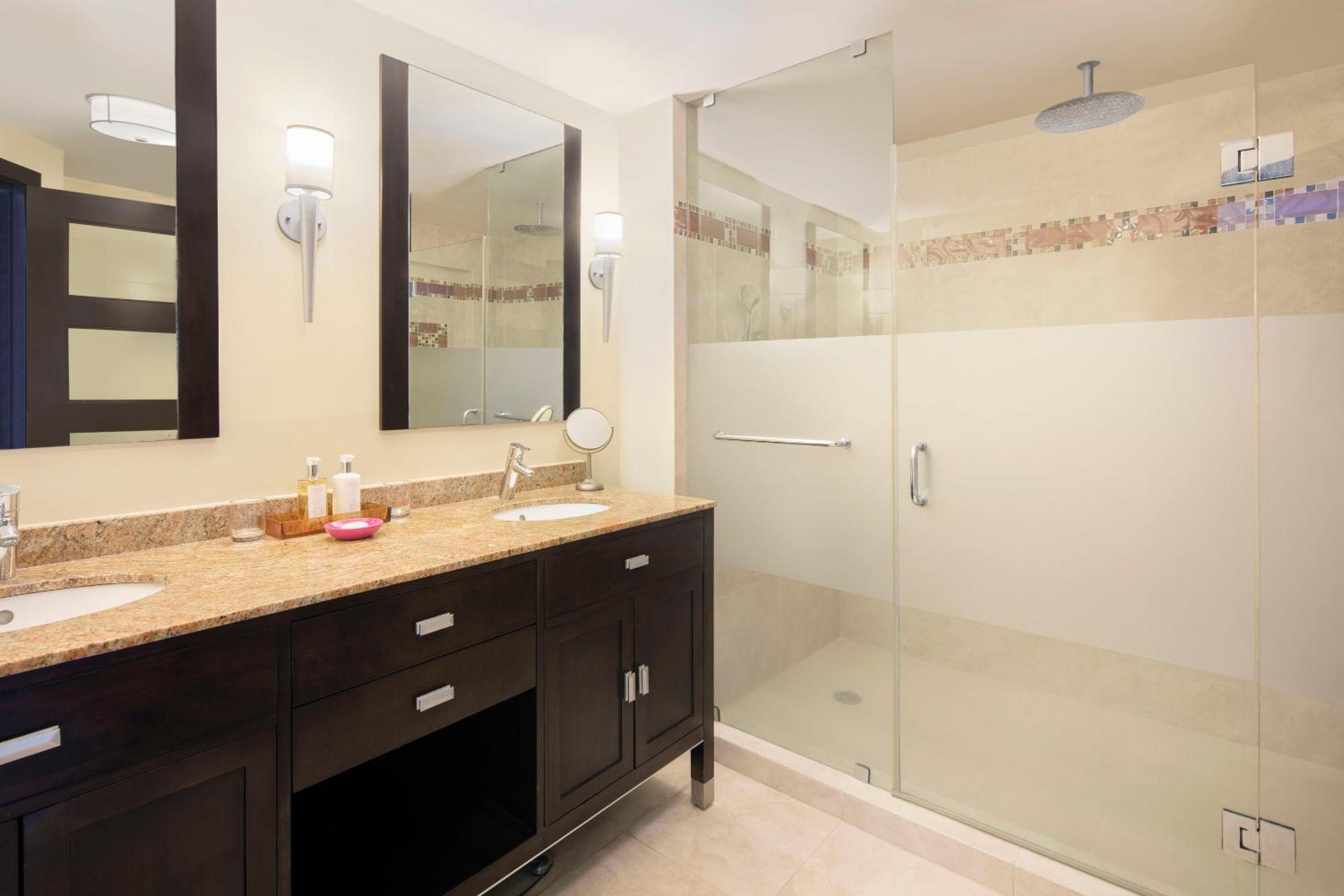 Luxury One-bedroom Ocean Front Suite