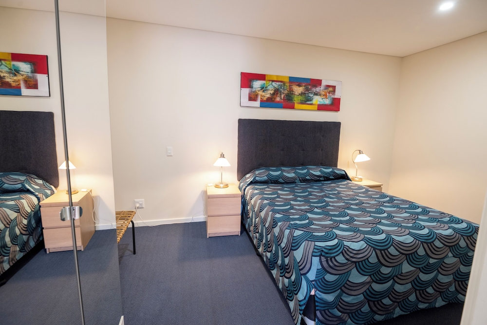Apartment, 1 Queen Bed with Sofa bed photo 2