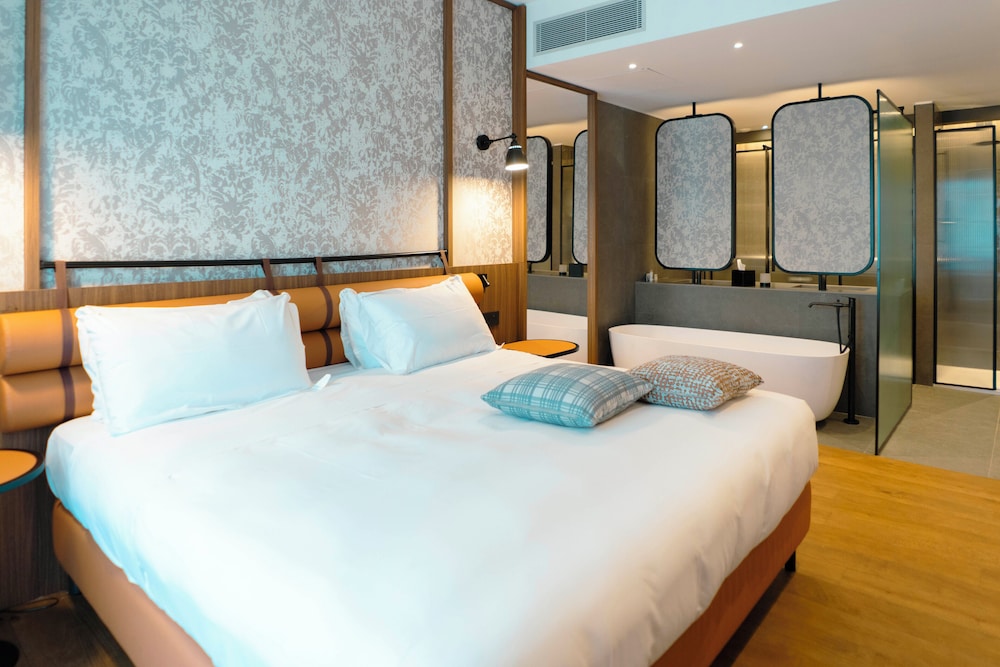 Suite, 2 Bedrooms thumbnail 6