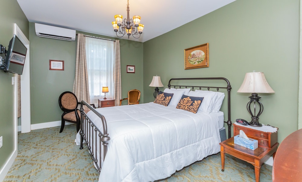 Double Room (Adirondack) photo 1
