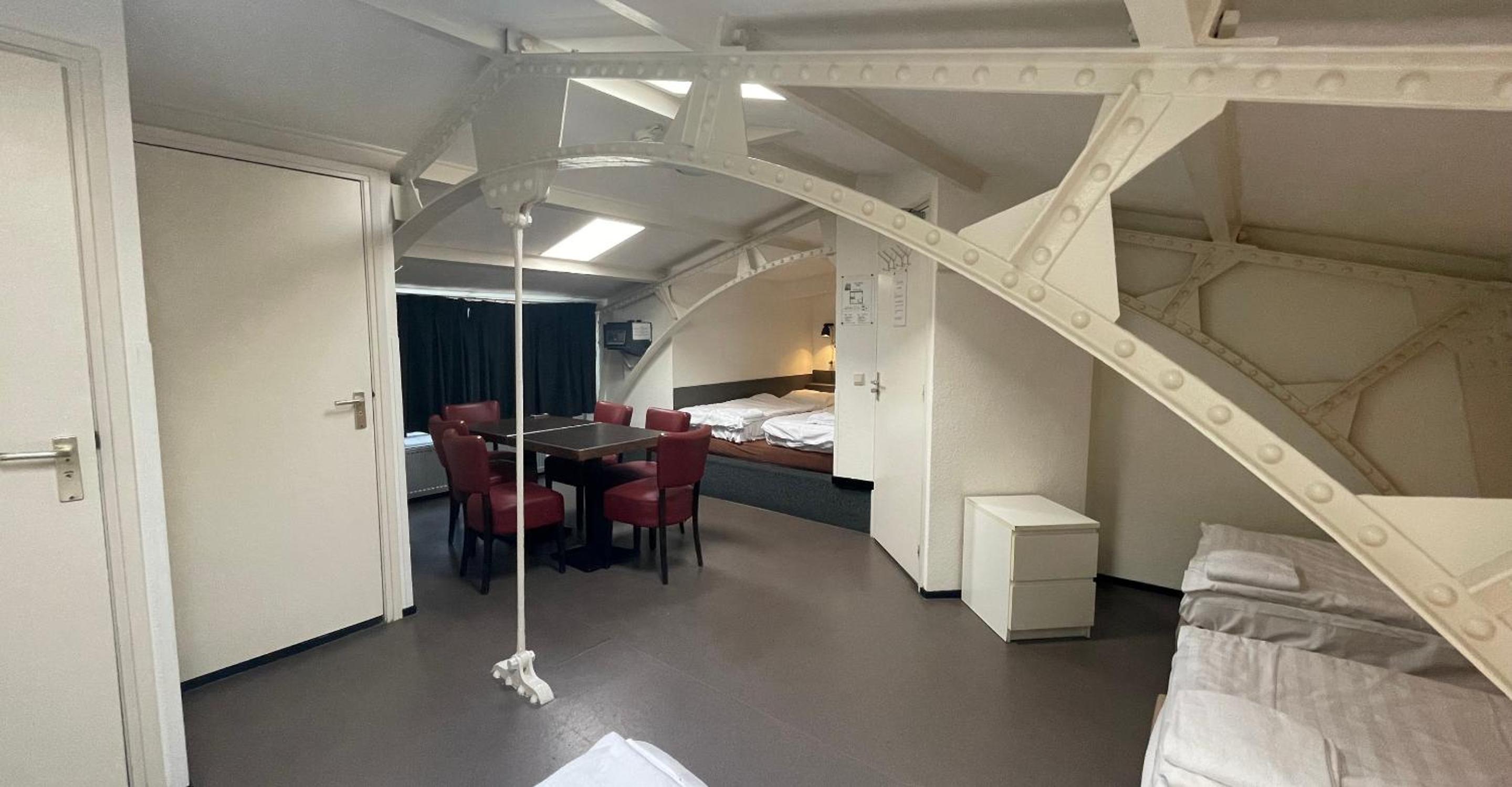 Deluxe Family Suite