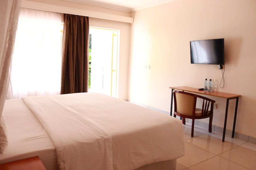 Superior Double Room, Balcony, Garden View