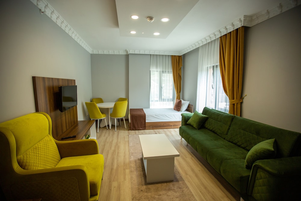 Family Room - Photo 5