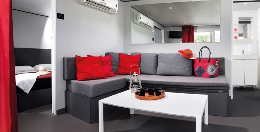 Superior Mobile Home, 2 Bedrooms