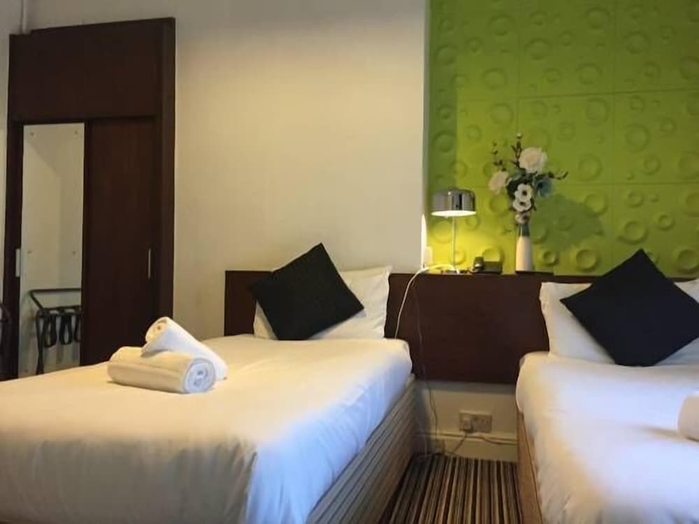 Standard Twin Room photo 2