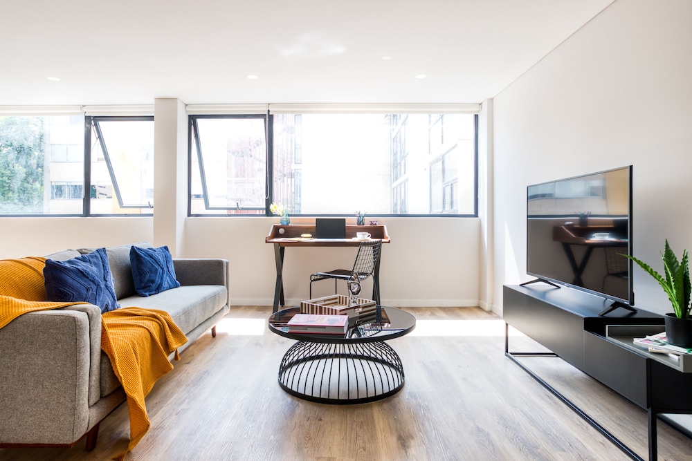 Stylish Three-Bedroom Apartment photo 1