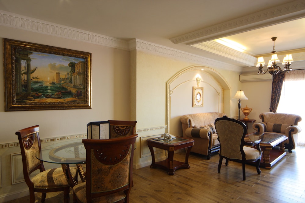 Two bedroom Suite - Photo 11
