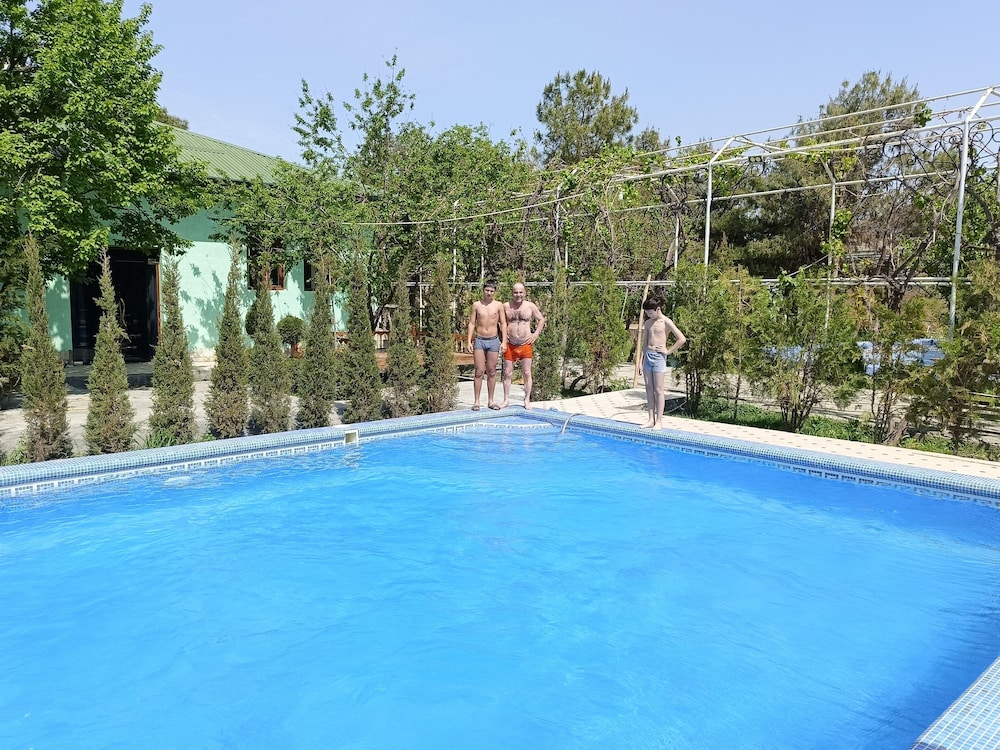 Comfort Room, 5 Bedrooms, Pool Access, Ground Floor photo 1
