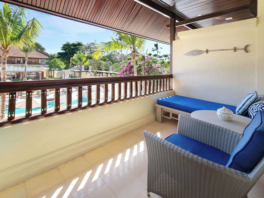 Deluxe Room, 2 Single Beds, Pool View (Located in the Garden Wing) - Photo 6