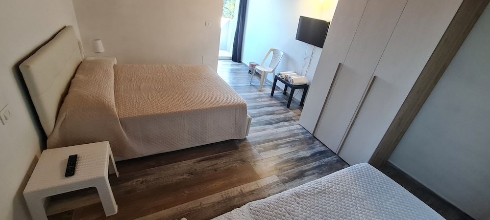Deluxe Room, Multiple Beds, Sea View photo 1