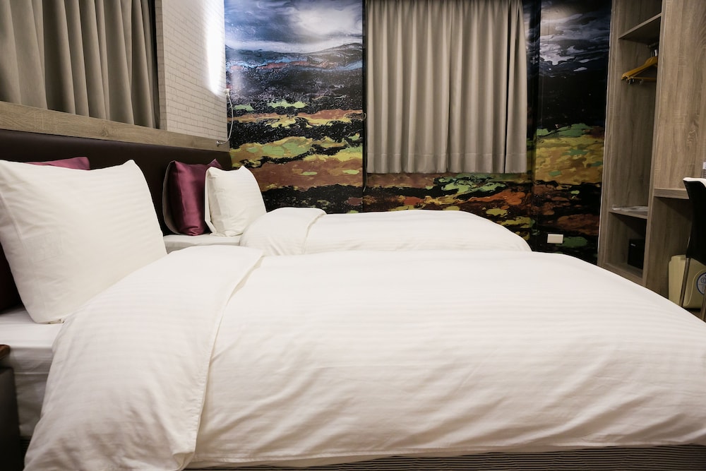 Standard Twin Room - Photo 4