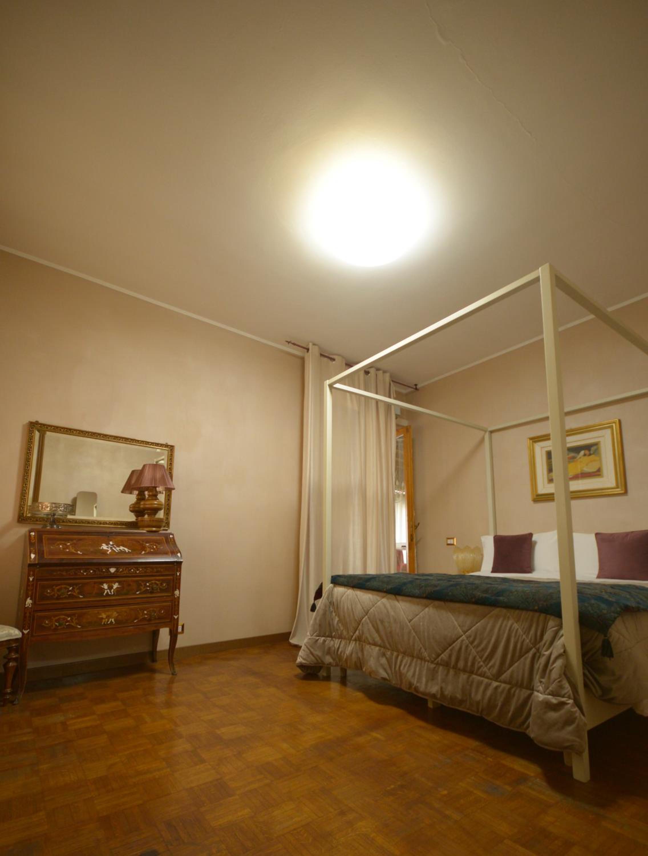 King Room with Balcony photo 1