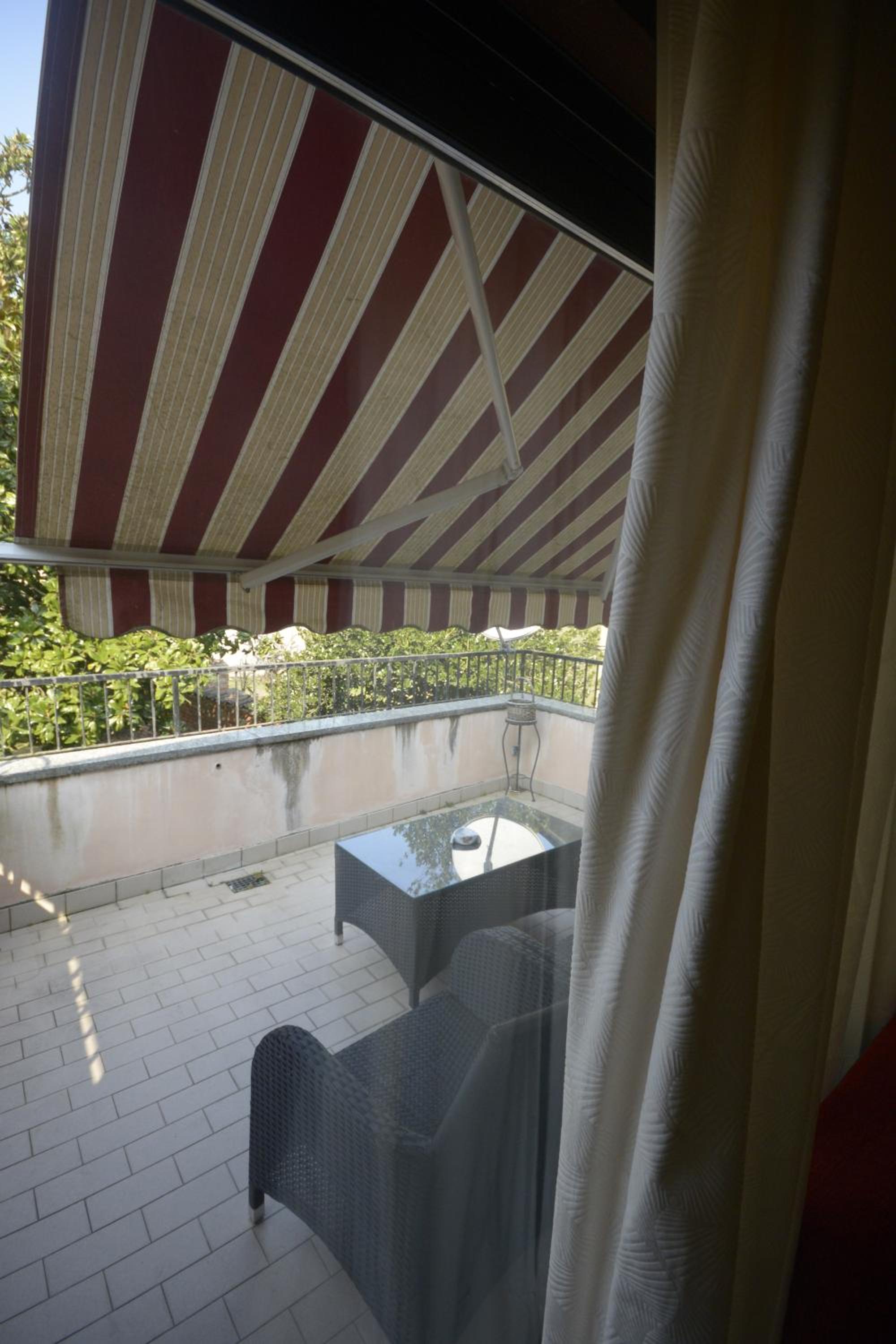 King Room with Balcony photo 2