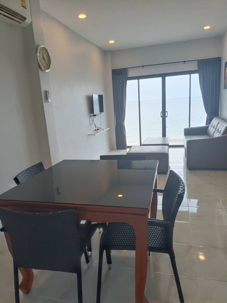 Family Villa, Kitchen, Beachfront - Photo 23