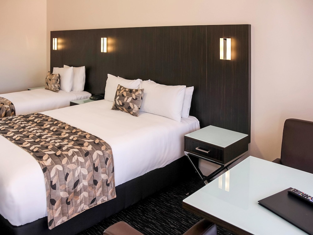 Superior Room, Multiple Beds - Photo 3