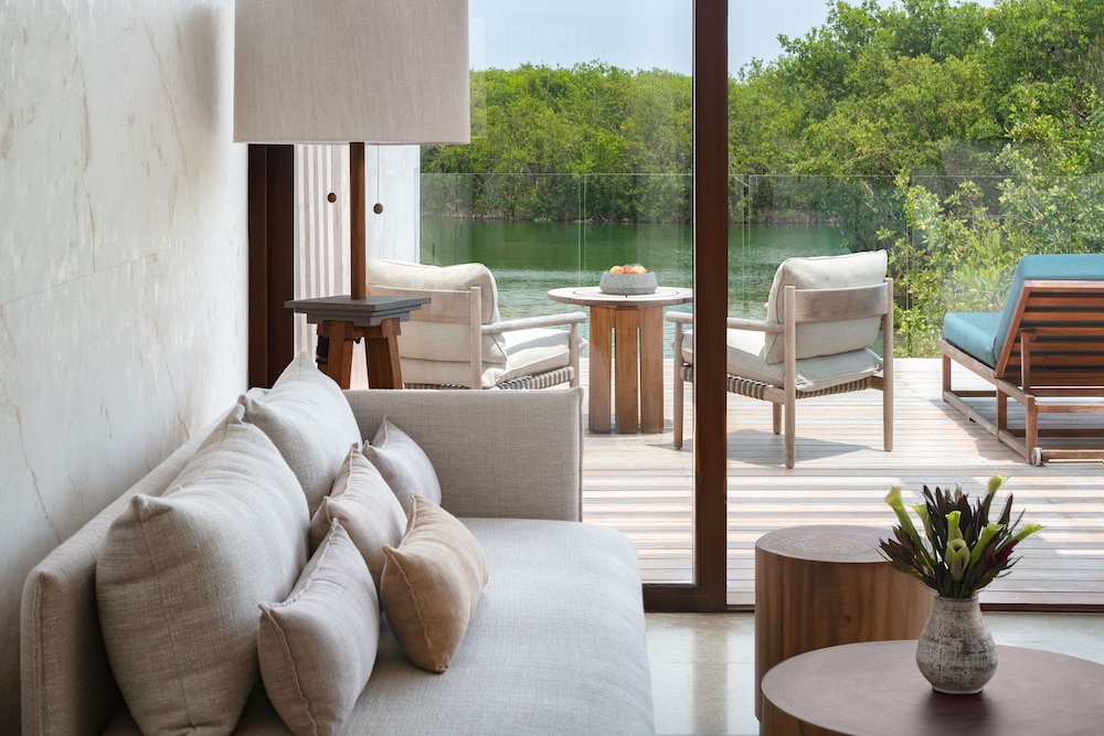Suite, Lagoon View, Beachside - Photo 8
