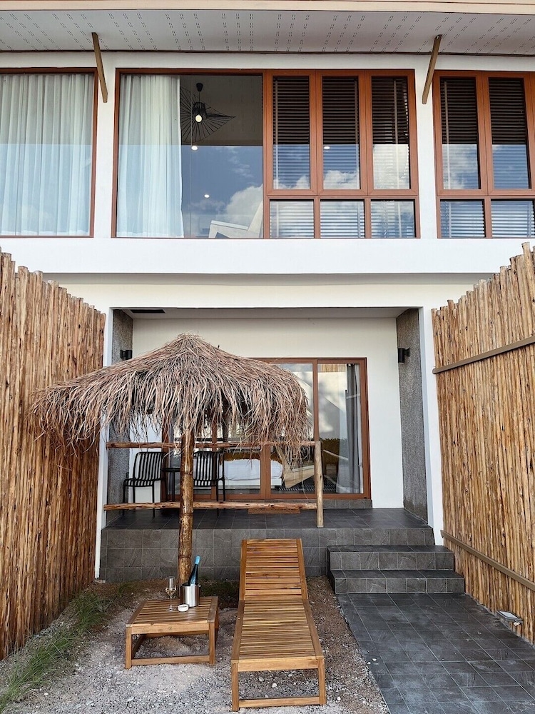 Arctic Garden View Without Tub - Photo 5