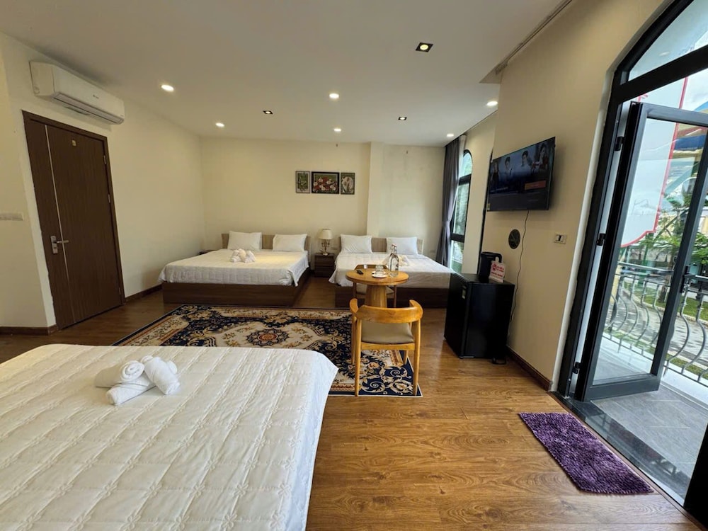 Suite with Mountain View photo 3