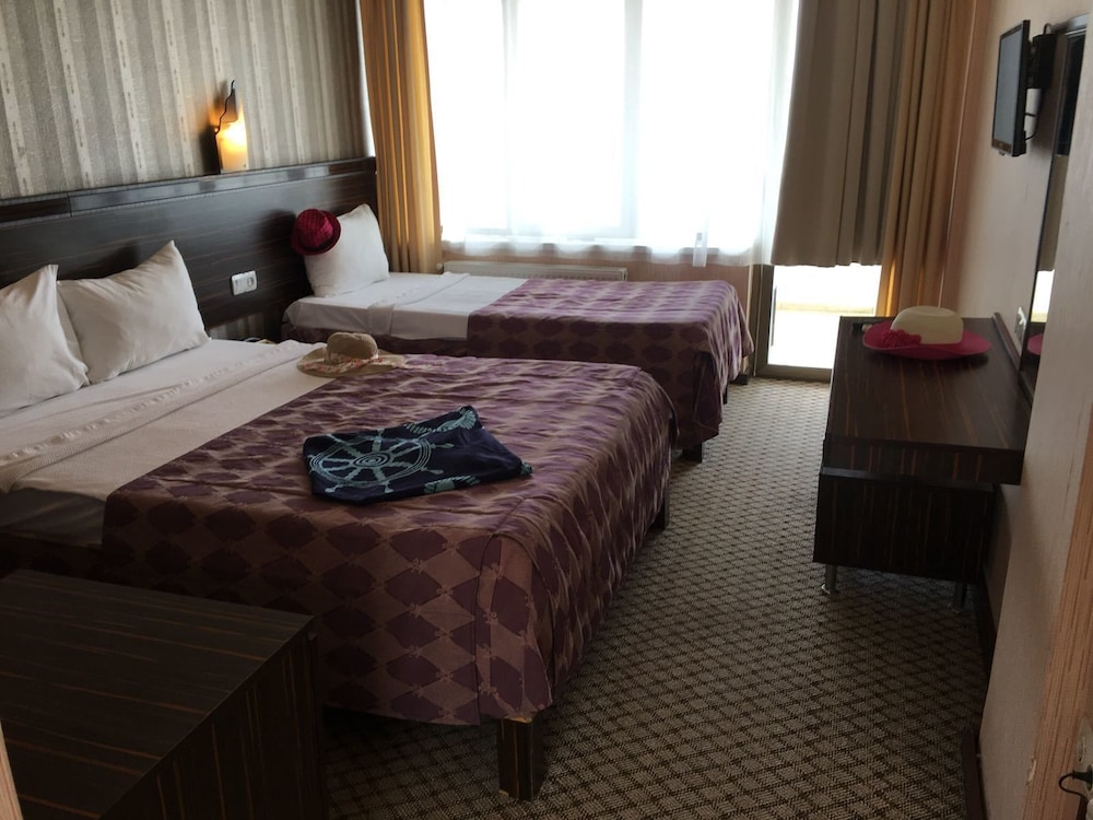 Standard Triple Room photo 2