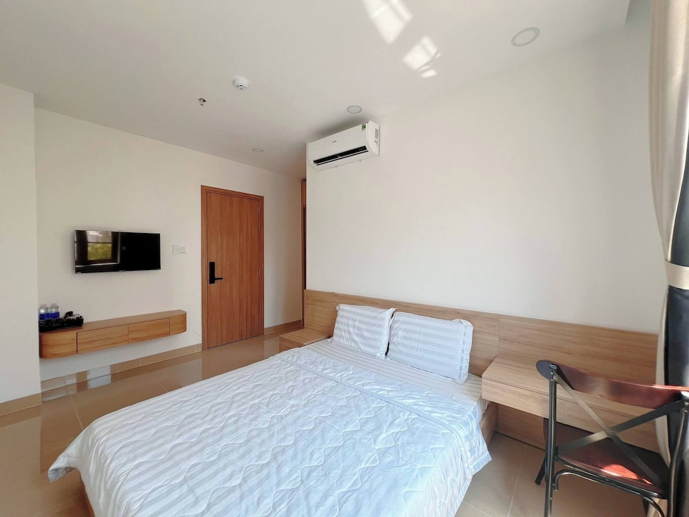 Basic Room, City View